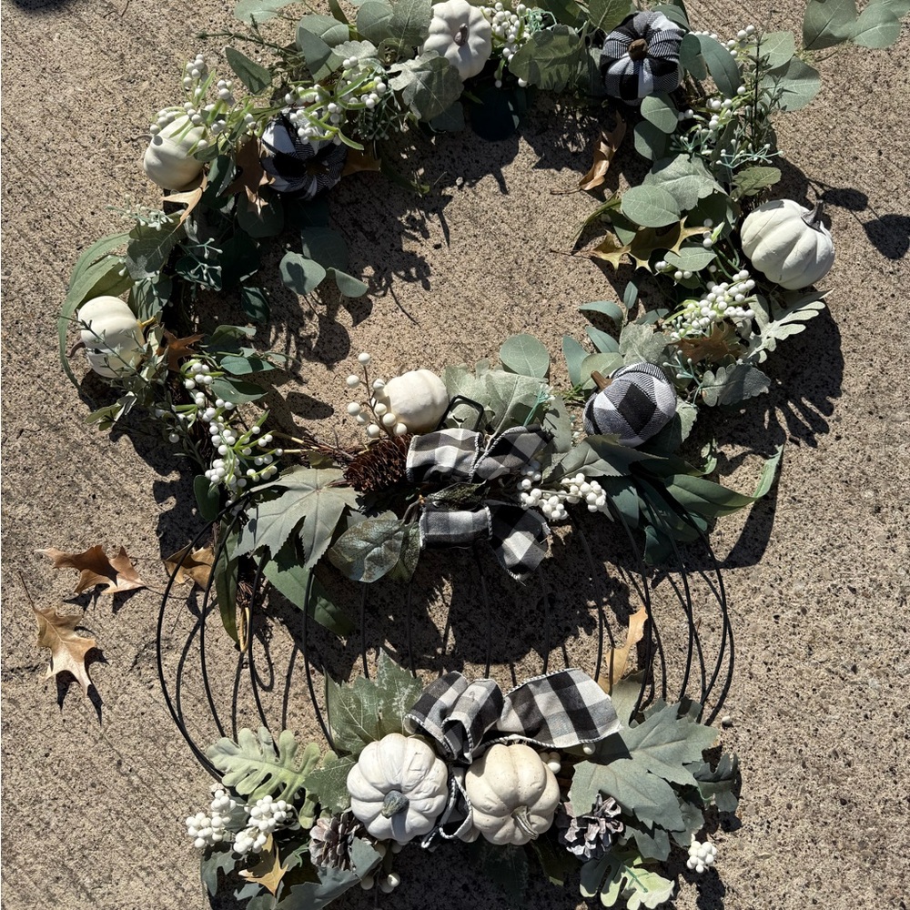 Elegant Autumn Wreath with Pumpkins and Greenery